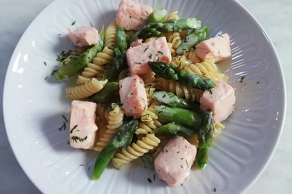 Tagliatelle with Asparagus and Salmon Ragout
