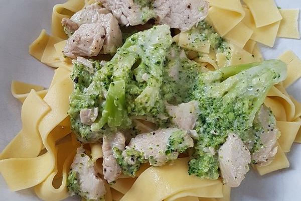 Tagliatelle with Broccoli and Chicken