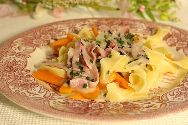 Tagliatelle with Carrots and Ham in Chive Sauce