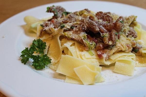 Tagliatelle with Chanterelles and Leek