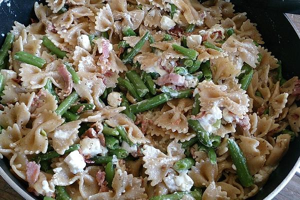Tagliatelle with Green Beans, Bacon and Feta Cheese