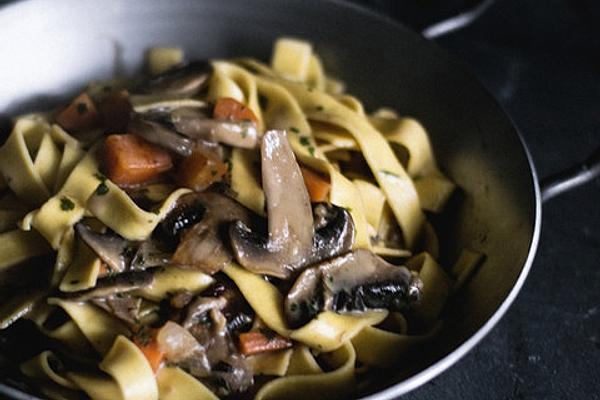 Tagliatelle with Mushrooms and Carrots
