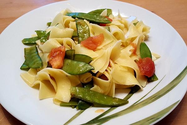 Tagliatelle with Peas and Tomatoes