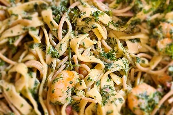 Tagliatelle with Prawns, Spinach and Bacon