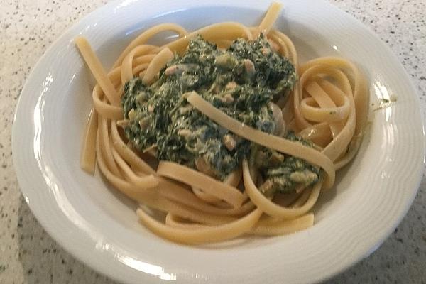 Tagliatelle with Salmon and Spinach Leaves