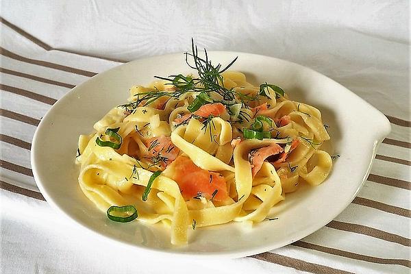 Tagliatelle with Smoked Salmon and Dill Cream Sauce