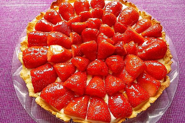 Tart with Strawberries and Orange Cream