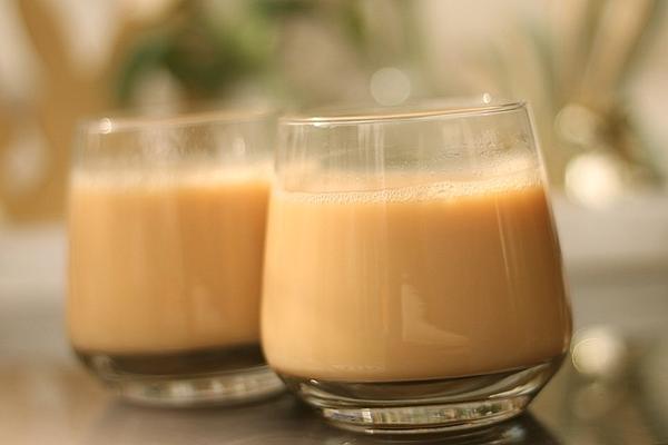 tea-with-ginger-and-soy-milk