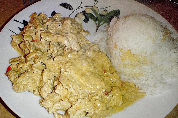 Thick Thai Chicken Curry with Peanut Sauce