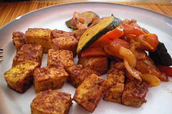 Tofu Pan with Zucchini, Bell Pepper and Red Curry Paste