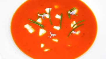Ingrid`s Tomato Mozzarella Soup