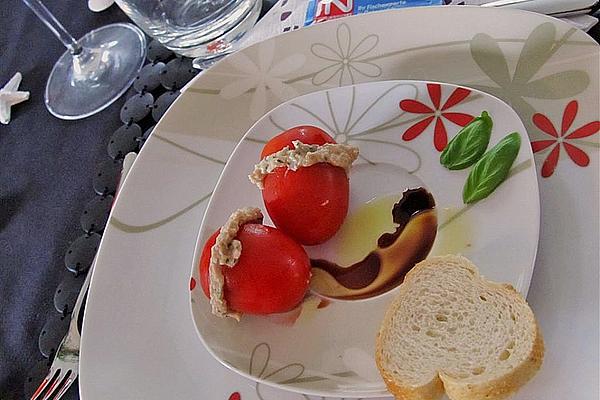 Tomatoes with Tuna Filling