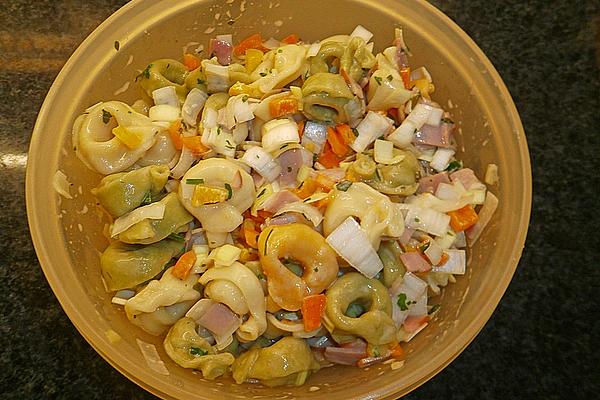 Tortellini Salad, Fresh and Tasty