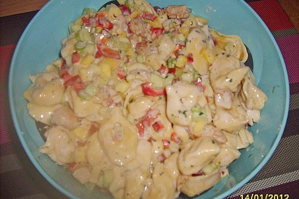 Tortellini – Salad with Turkey Breast and Mango