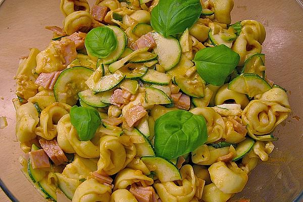 Tortellini Salad with Zucchini and Mozzarella