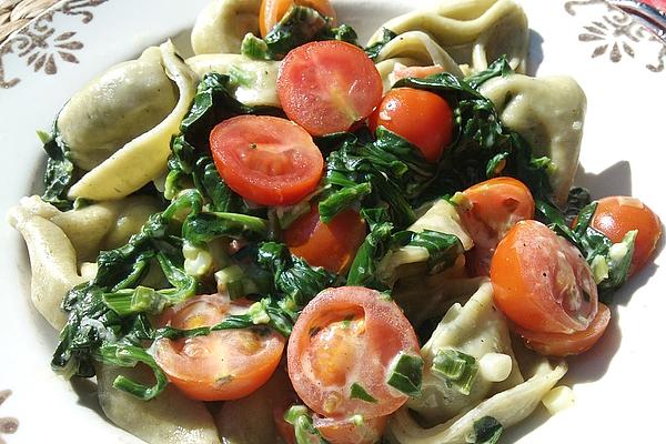 Tortellini with Creamy Tomato Sauce and Spinach
