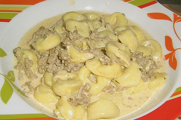 Tortellini with Minced Meat – Cream – Sauce