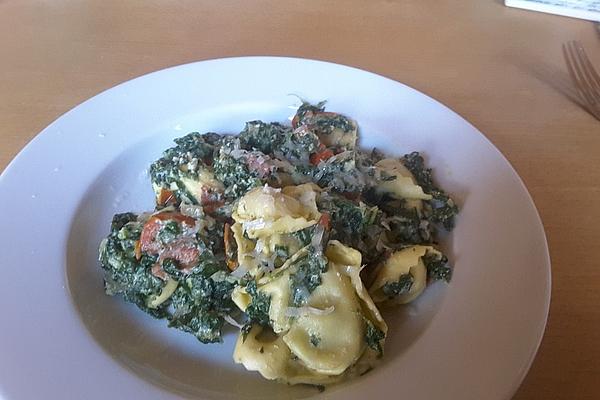Tortellini with Tomato, Spinach and Ricotta Sauce