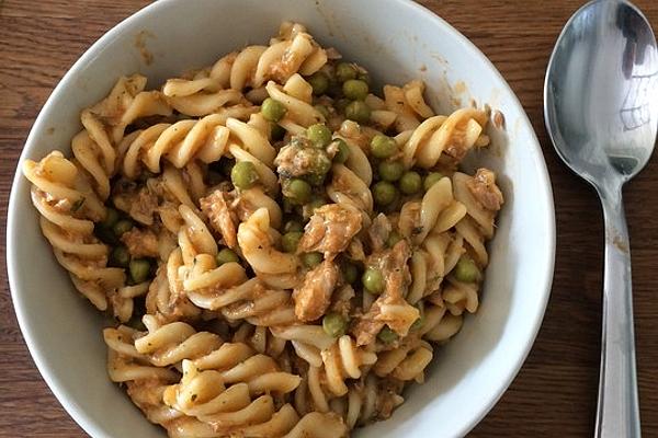 Turbo Pasta Salad with Canned Fish