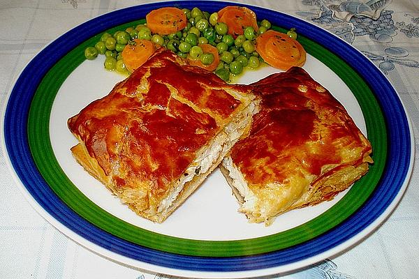 Turkey Schnitzel in Puff Pastry with Carrots – Peas – Vegetables