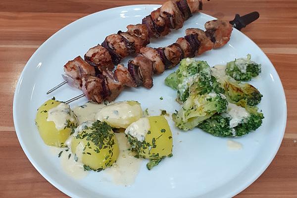 Turkey Skewers with Sheep Cheese Sauce