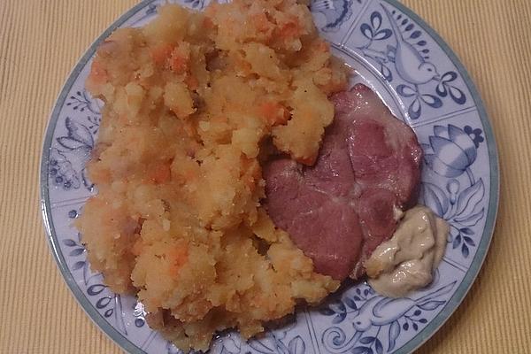 Turnip Purée with Smoked Pork and Boiled Sausage