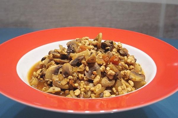 Urmeli`s Spicy Minced Turkey and Mushroom Pan