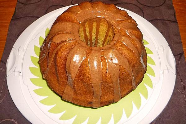 Vanilla – Nut – Bundt Cake with Cinnamon Glaze