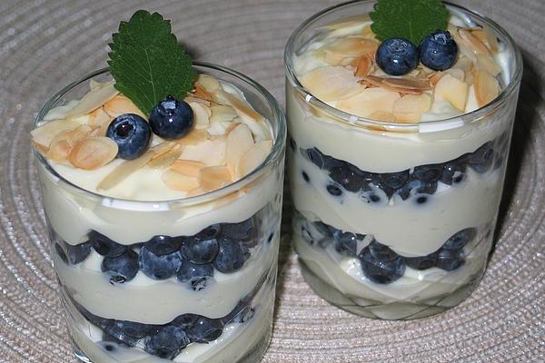 Vanilla Pudding with Blueberries and Mascarpone