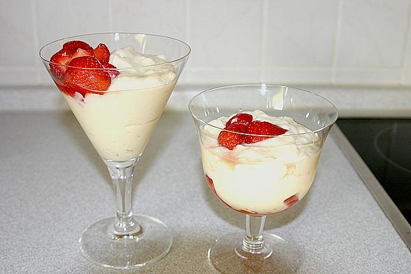 Vanilla Pudding with Raspberries