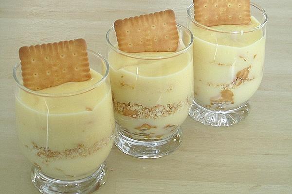 Vanilla Pudding with Shortbread Cookies