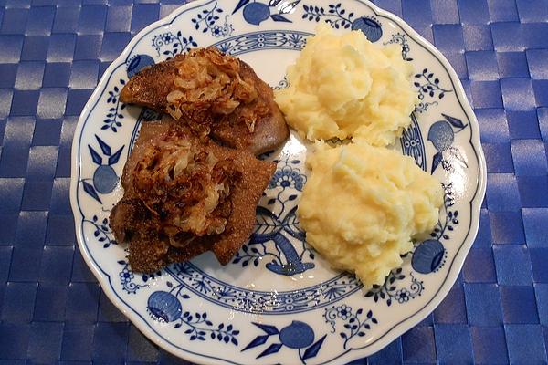 Veal Liver with Fried Onions, Apples, Pears and Mashed Potatoes