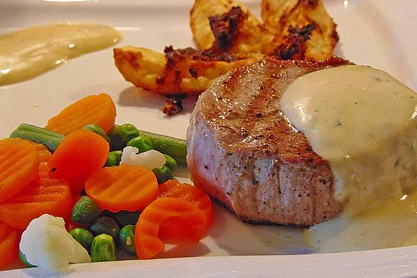 Veal Medallions on Bearnaise Sauce with Potato Wedges and Mixed Vegetables