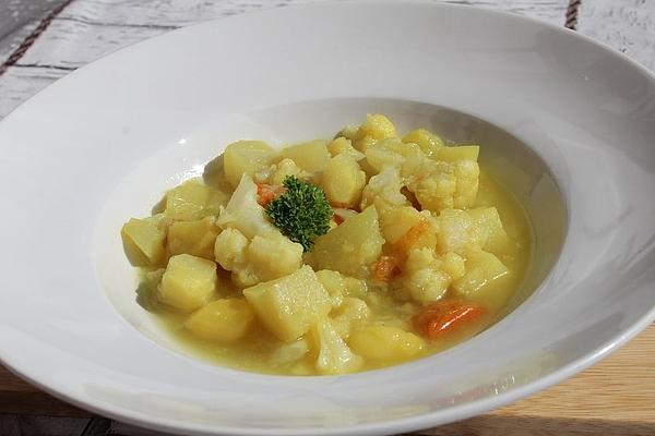 Vegan Cauliflower Kohlrabi Soup