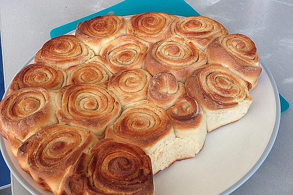 Vegan, Low-fat Cinnamon Rolls