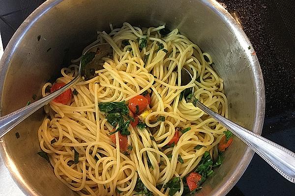 Vegan Spaghetti with Sage and Tomatoes