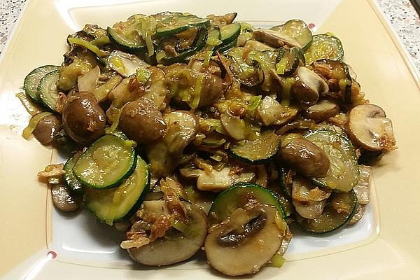 Vegan Zucchini and Mushroom Pan