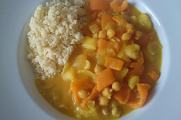 Vegetable Curry with Peppers and Couscous