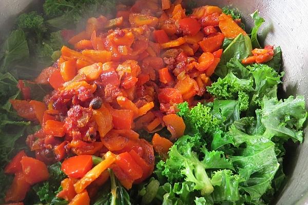 Vegetarian Kale with Colorful Vegetables