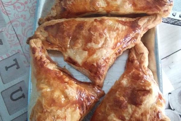 Very Quick Puff Pastry – Cherry Pockets with Sour Cream
