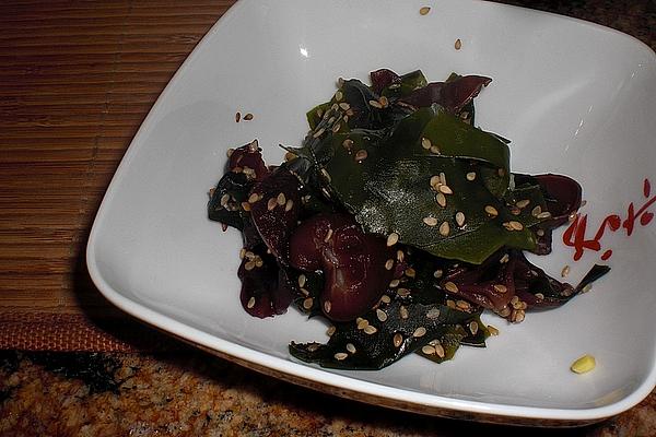 Wakame Salad with Mu Err and Sesame Seeds