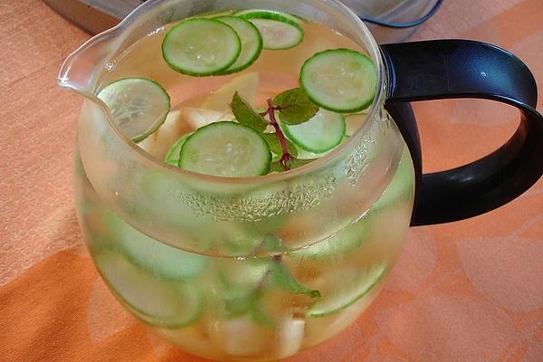 Water Flavored with Pear, Cucumber and Mint