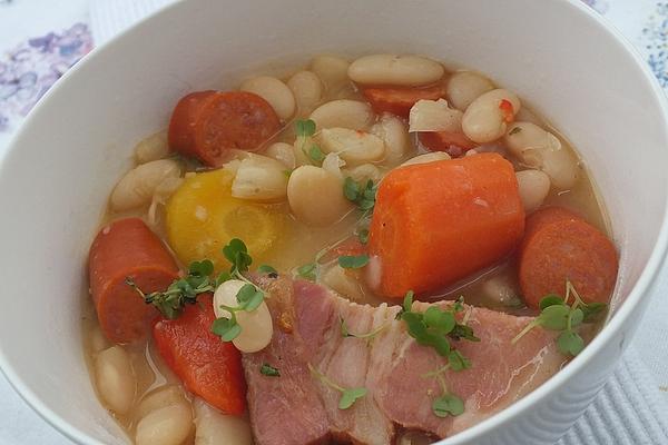 White Bean Soup or goose Feed Great – Grandmother`s Style
