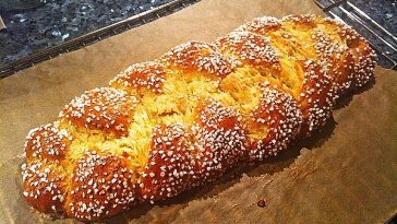 Sweetened White Bread / Yeast Plait