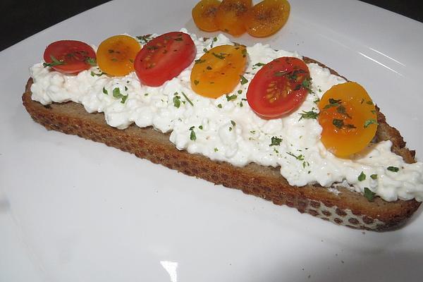 Whole Grain Bread with Cottage Cheese