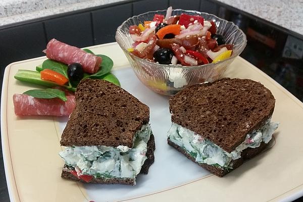 Whole Wheat Bread Filled with Spinach and Cream Cheese