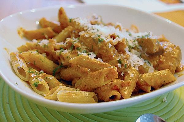 Whole Wheat Pasta with Strips Of Chicken Breast in Spicy Tomato and Cream Cheese Sauce