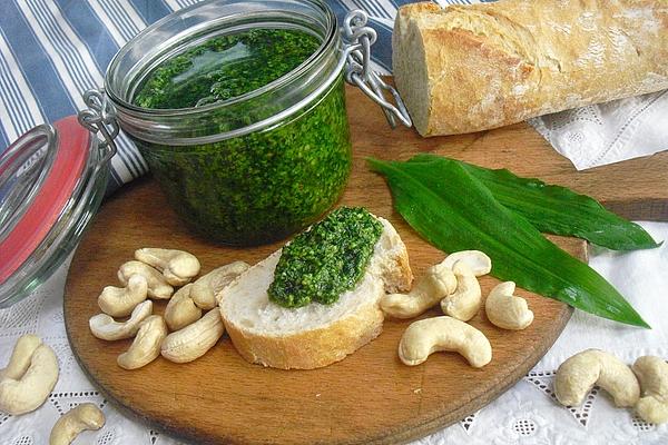 Wild Garlic Pesto with Cashew Nuts