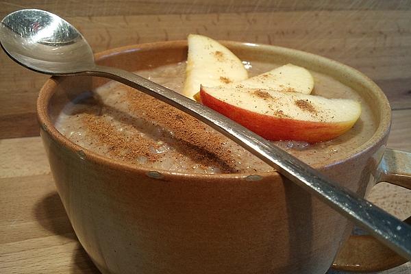Winter Apple and Cinnamon Porridge