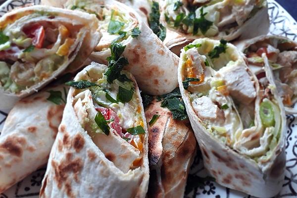 Wraps with Chicken, Pepper and Onion Filling